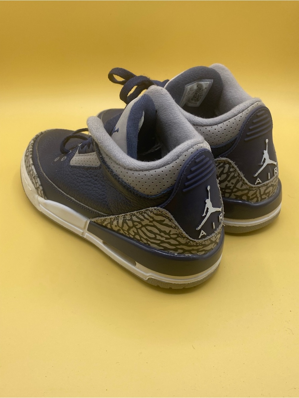 Nike Air Jordan 3 Retro Georgetown - Picture 3 of 4